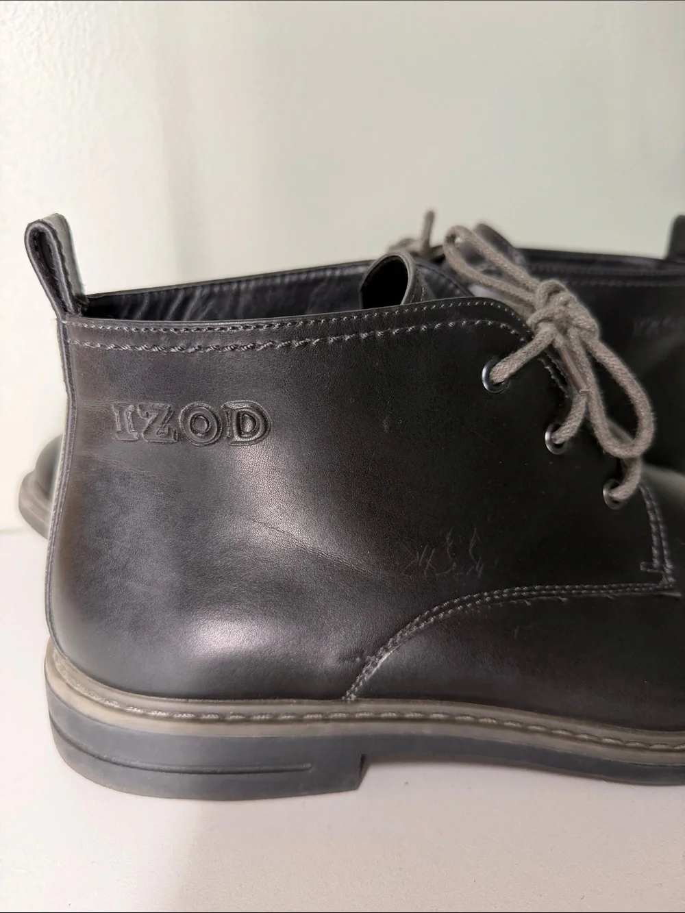 Izod leather chukka